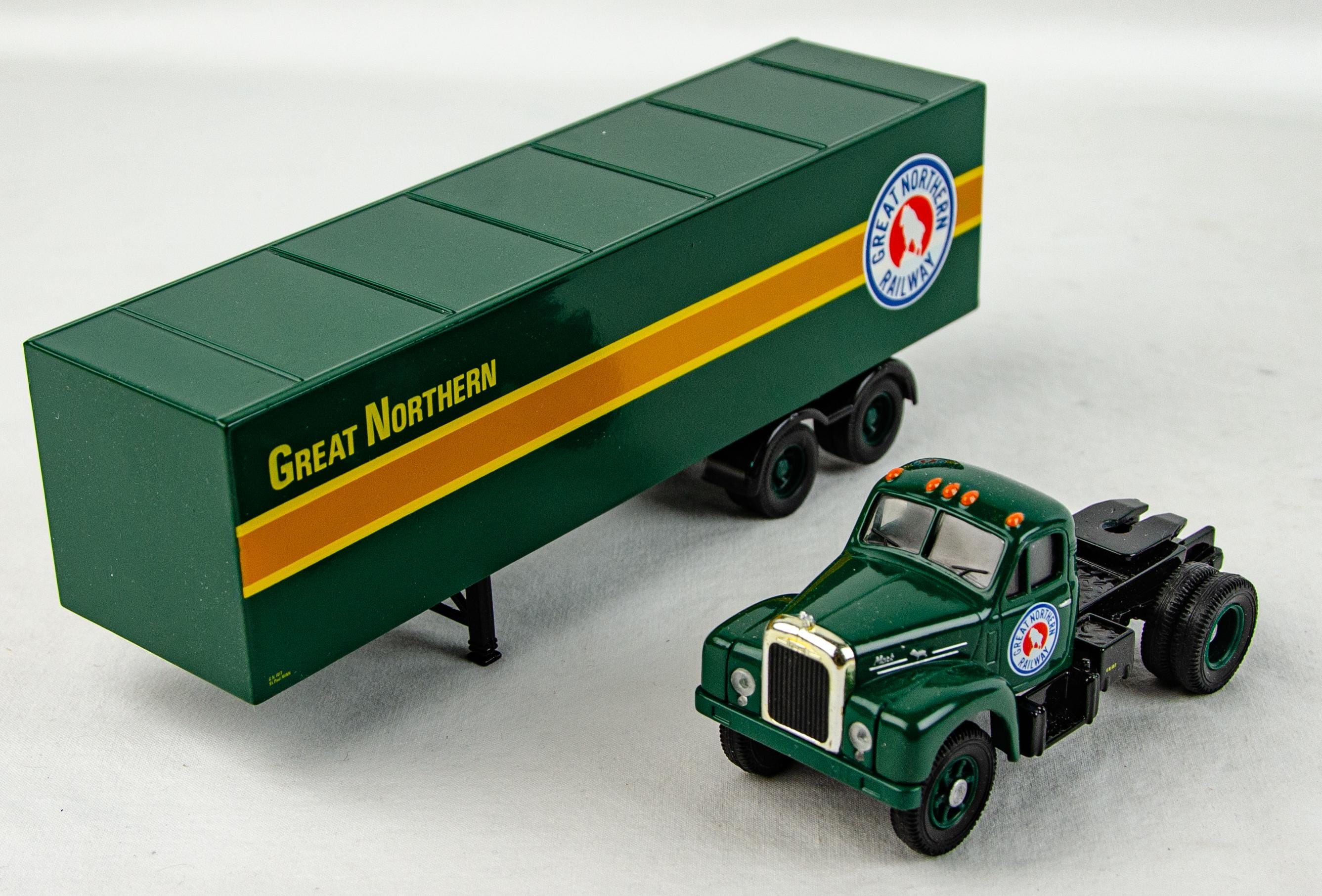 CORGI CLASSICS GREAT NORTHERN トレーラー Corgi Fallen Flags 52301 Great Northern Railway Mack B Semi 1:50