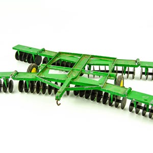 Ertl 1/16 John Deere Tandem Wing Disk Harrow