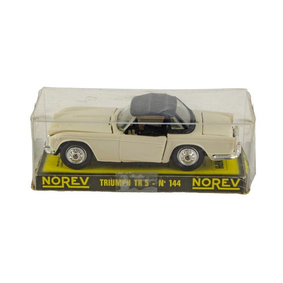ミニカー NOREV No.144 TRIUMPH TR5 Norev No. 144 Triumph TR 5 Convertible Ivory France 1:43 Scale