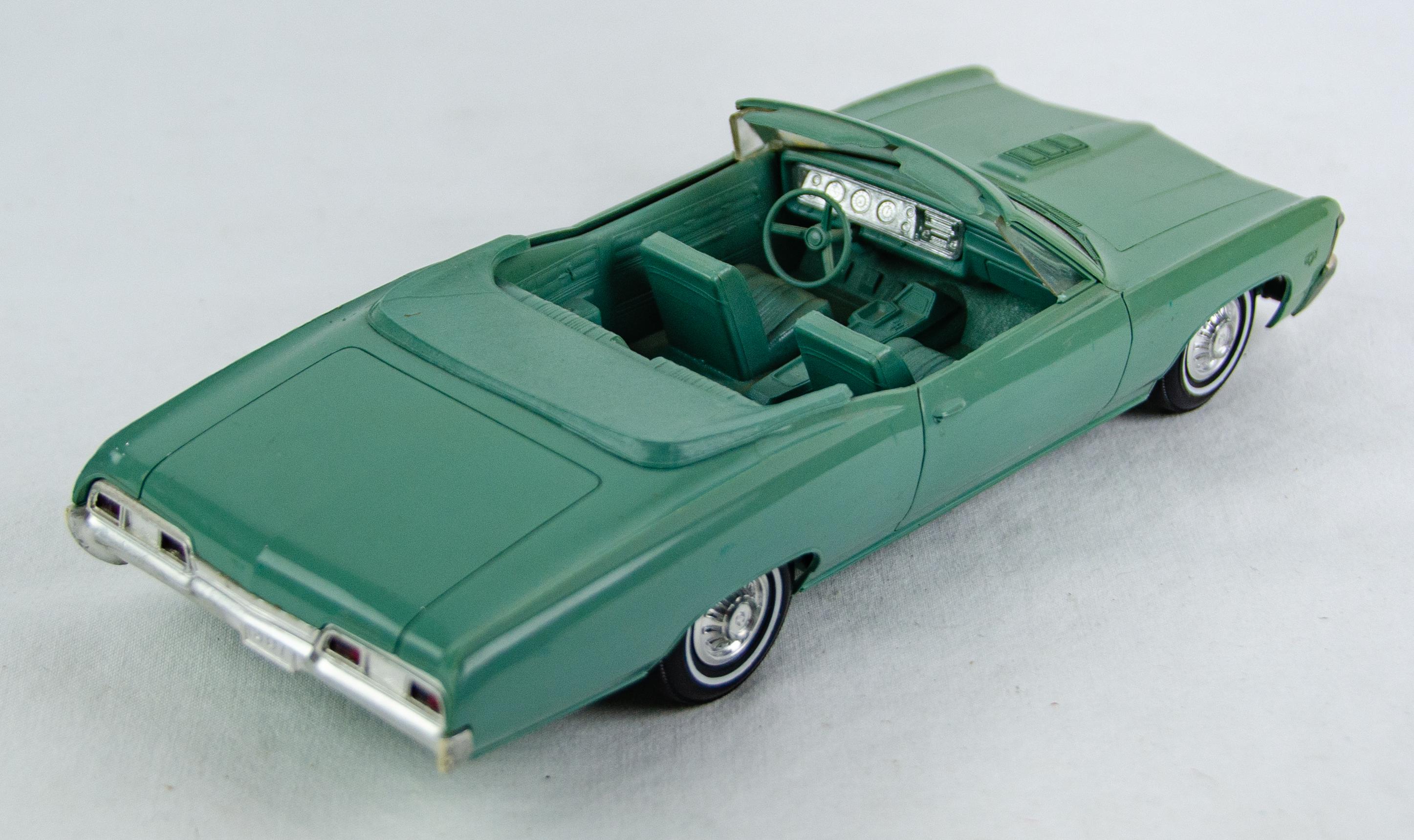 自動車 AMT 1967 Chevrolet SS 427 Convertible AMT 1:25 Scale 1967 Chevy Impala Convertible SS 427 Plastic
