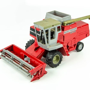 Vintage Ertl 1/16 Massey Ferguson 850 Combine Farm Tractor 15&quot; Red