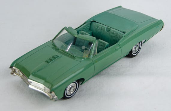 新作人気 Chevy 1967 Scale 1:25 AMT Impala Plastic 427 SS Convertible 自動車