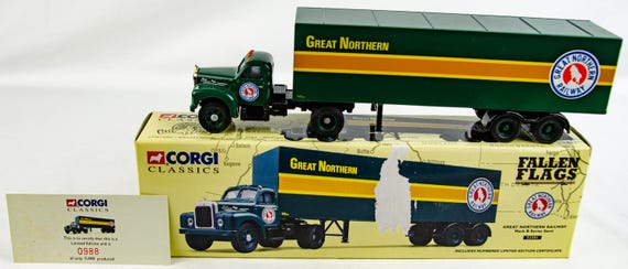 Corgi Fallen Flags 52301 Great Northern Railway Mack B Semi 1:50