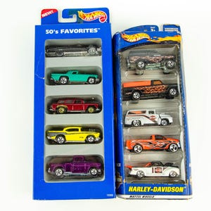 Vintage 1995 Hot Wheels 5 Car Gift Pack Lot Chevy Corvette 2000 Harley Davidson