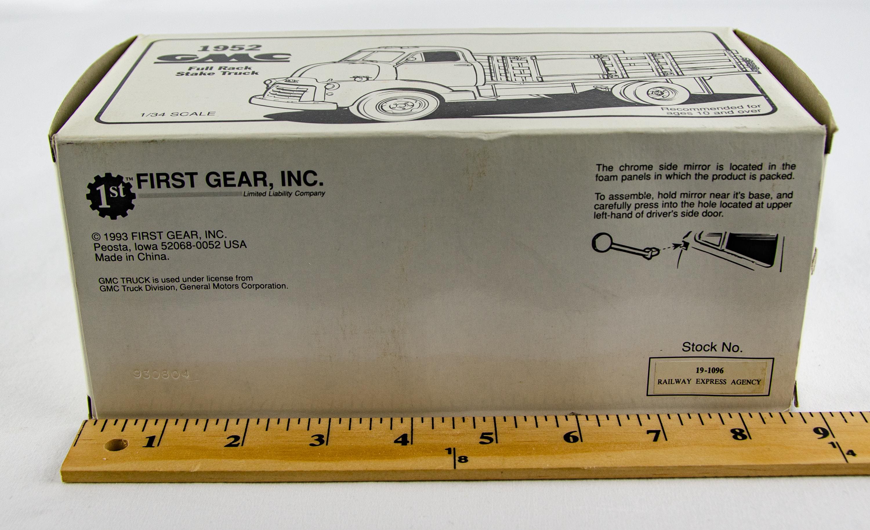 First Gear 1952 GMC Stake Truck Railway Express Agency 1:34 Scale
