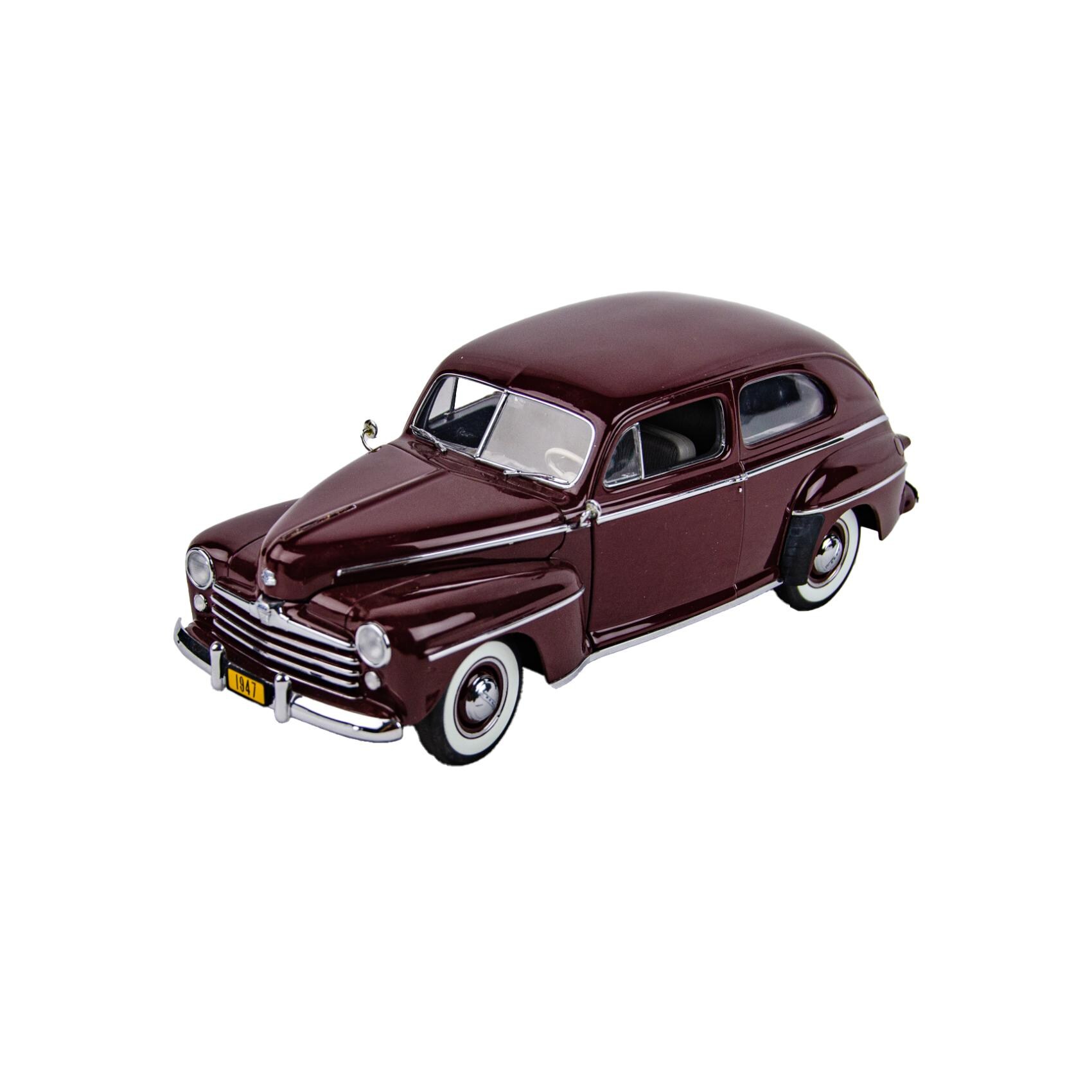 Danbury Mint 1947 Ford Super Deluxe Tudor Sedan 1:24 Scale Diecast