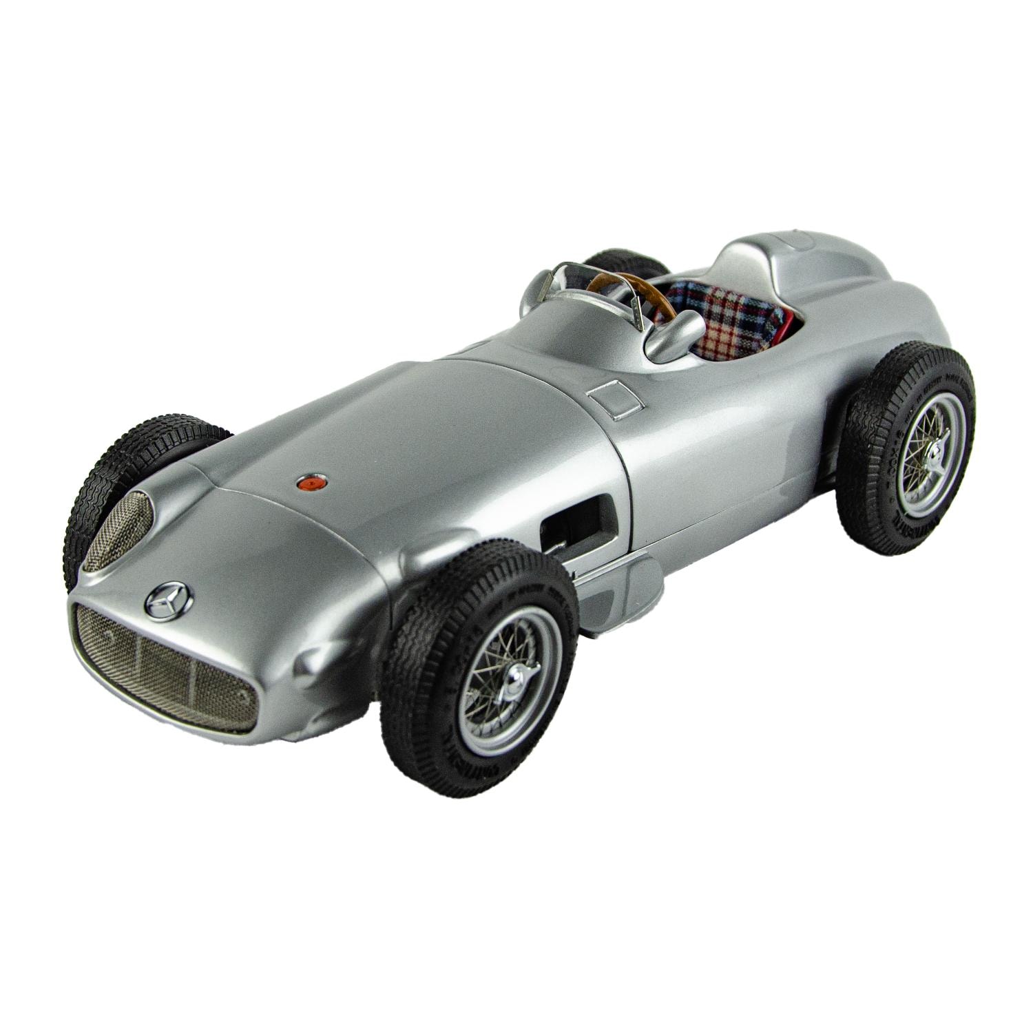 CMC 1/18 Mercedes Benz W196 Monoposto② CMC 1954 Mercedes Benz W196 Monoposto Silver Arrow German 1:18