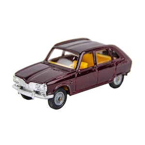 Corgi Toys 1:43 Scale Renault 16 Diecast Model Car 260