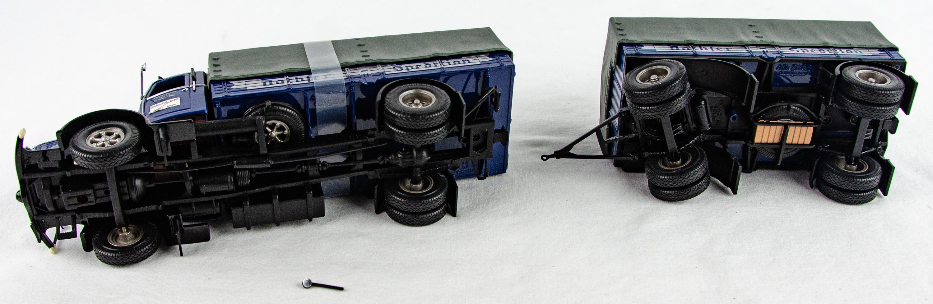 MINICHAMPS Büssing 8000S トラック Minichamps Buessing 8000 S Canvas Truck & Trailer Dachser 1:43