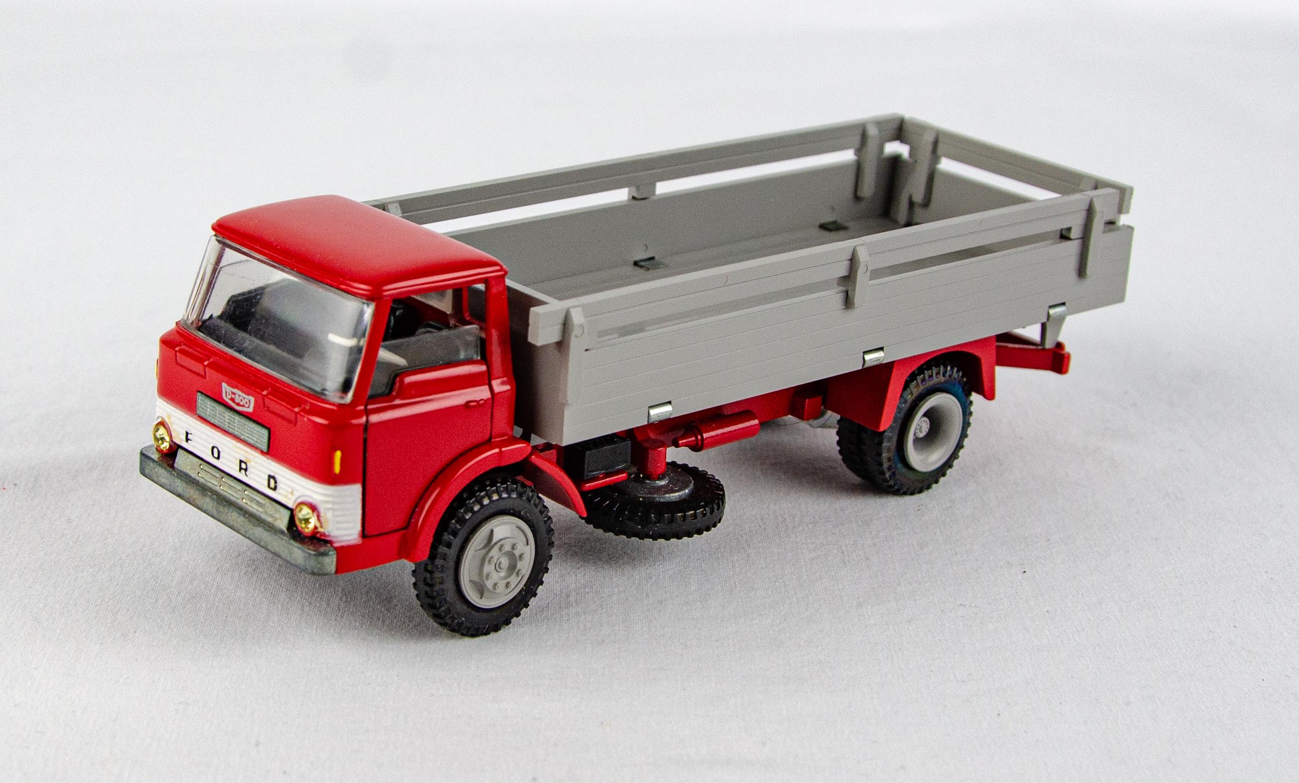 Tekno 915 Ford D-800 Extended Truck Denmark Red 1:43 Scale Diecast