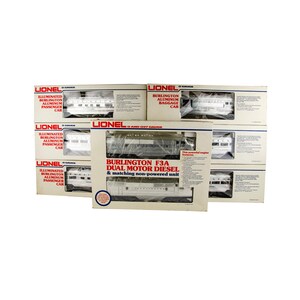O Scale Model Train Powered Diesel Locomotive Burlington Lionel 7 Car Set