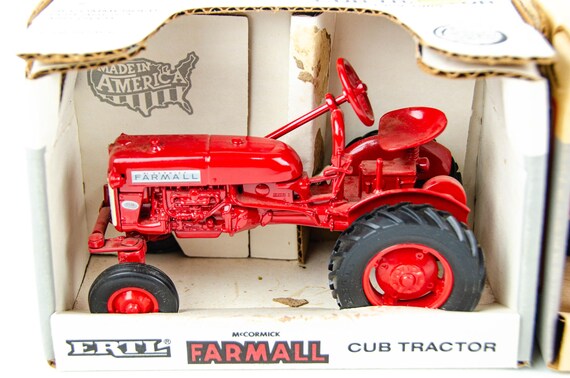 Ertl 1/16 マコーミック ファームオール カブ トラクター 3台セット