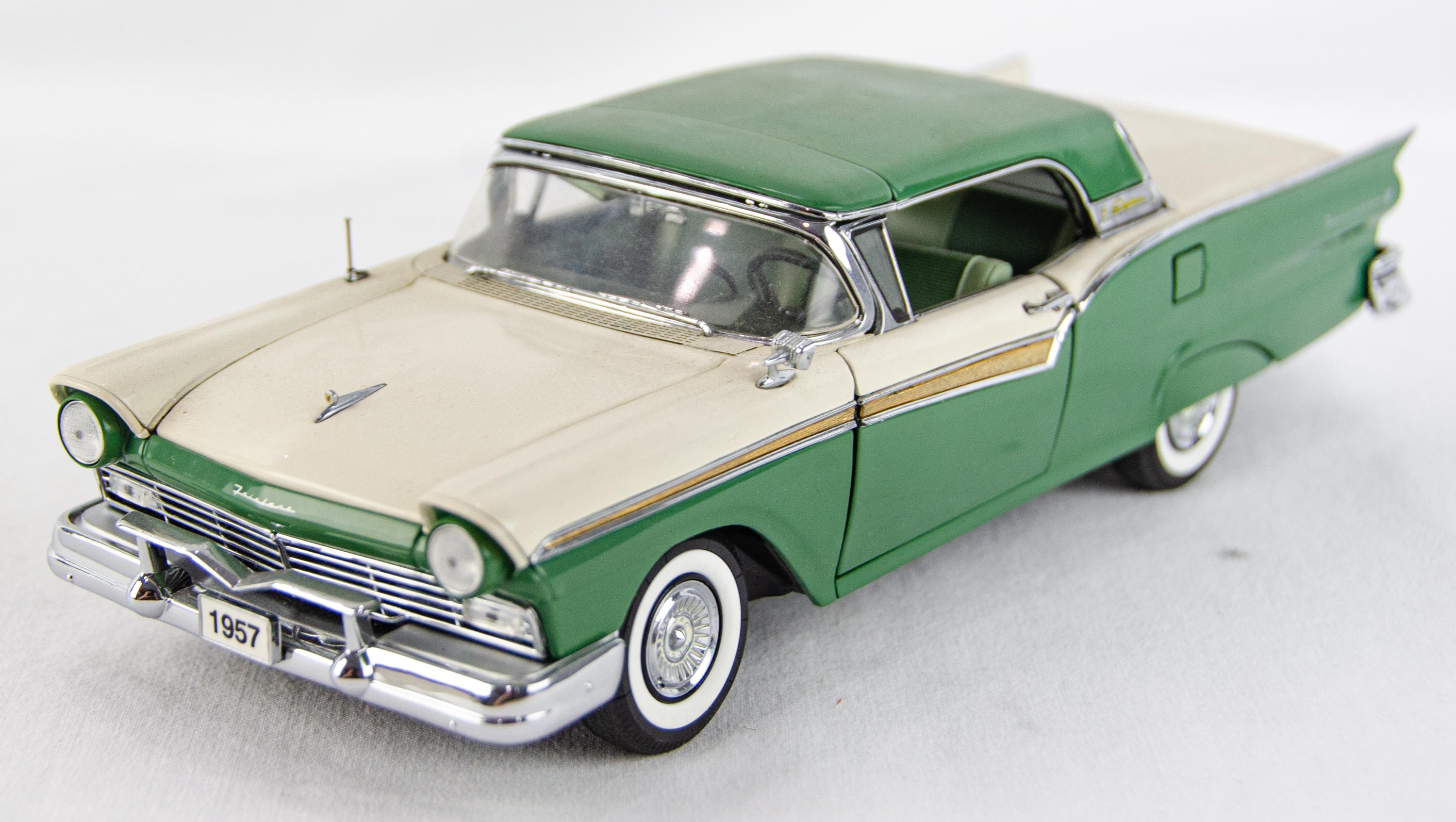 Danbury Mint 1 24 Scale 1957 Ford Fairlane 500 Skyliner Diecast Model Car Etsy Canada
