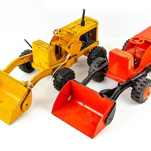 Vintage 1950s Marx Lumar Hi-Lift Loader Toy Tractor Lot of 2 16" Yellow & Orange