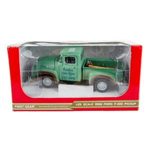 First Gear 1956 Ford F-100 Pickup Grandpa&#39;s Home Repair 1:25 Scale Diecast Truck