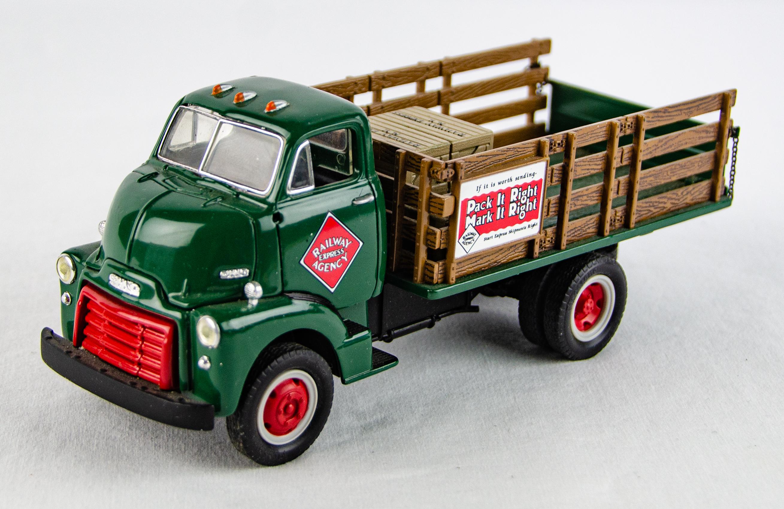 First Gear 1952 GMC Stake Truck Railway Express Agency 1:34 Scale