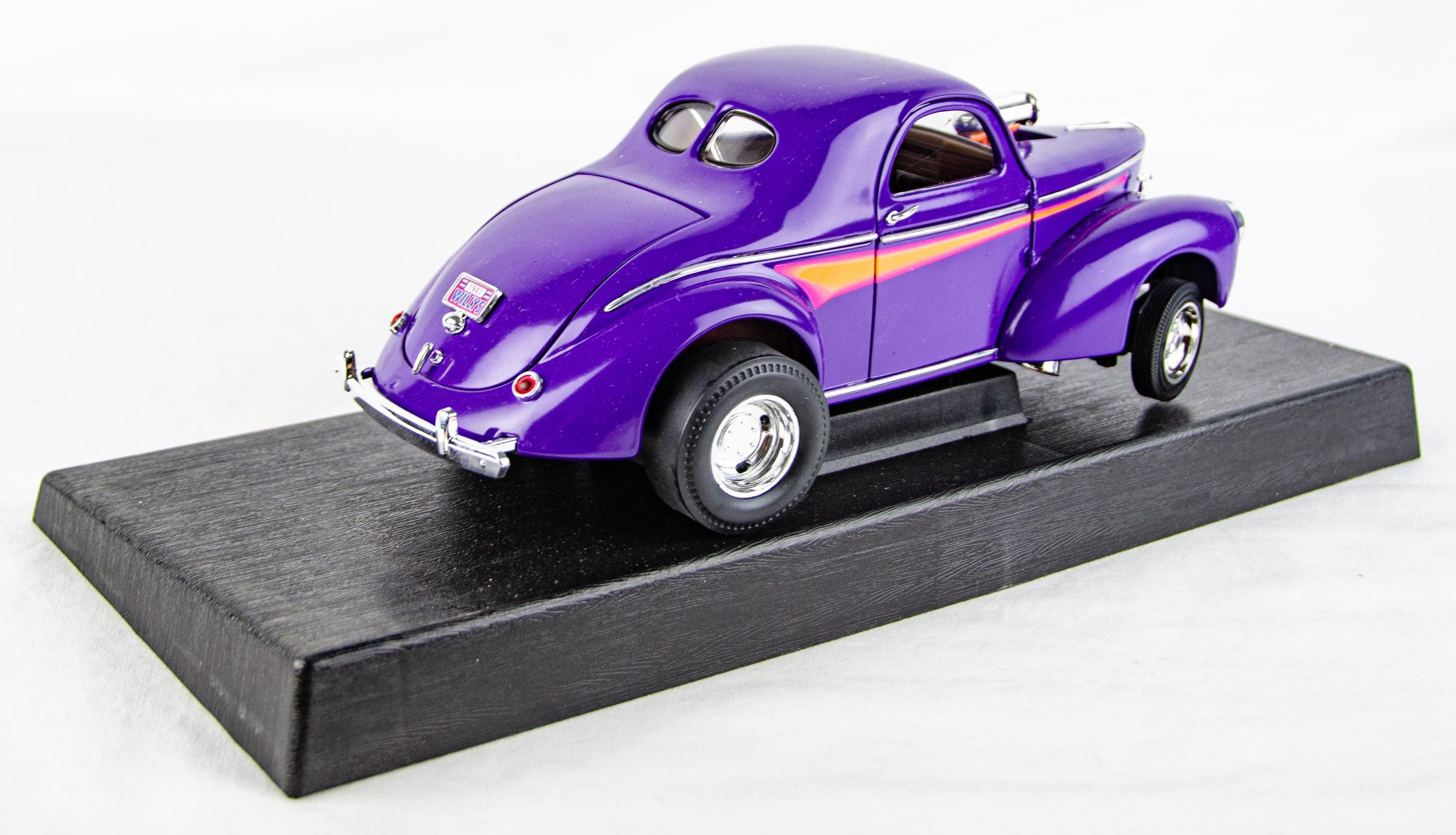 ROADLEGENDS(YAT MING) 1/18 VOLKSWAGEN KARMANN GHIA 1966 1957 BLK