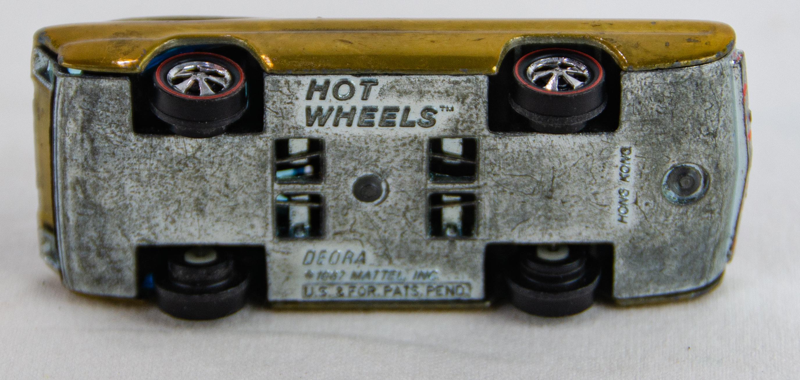 Vintage Hot Wheels 1:64 Scale 1967 Redline Deora Diecast Model Car