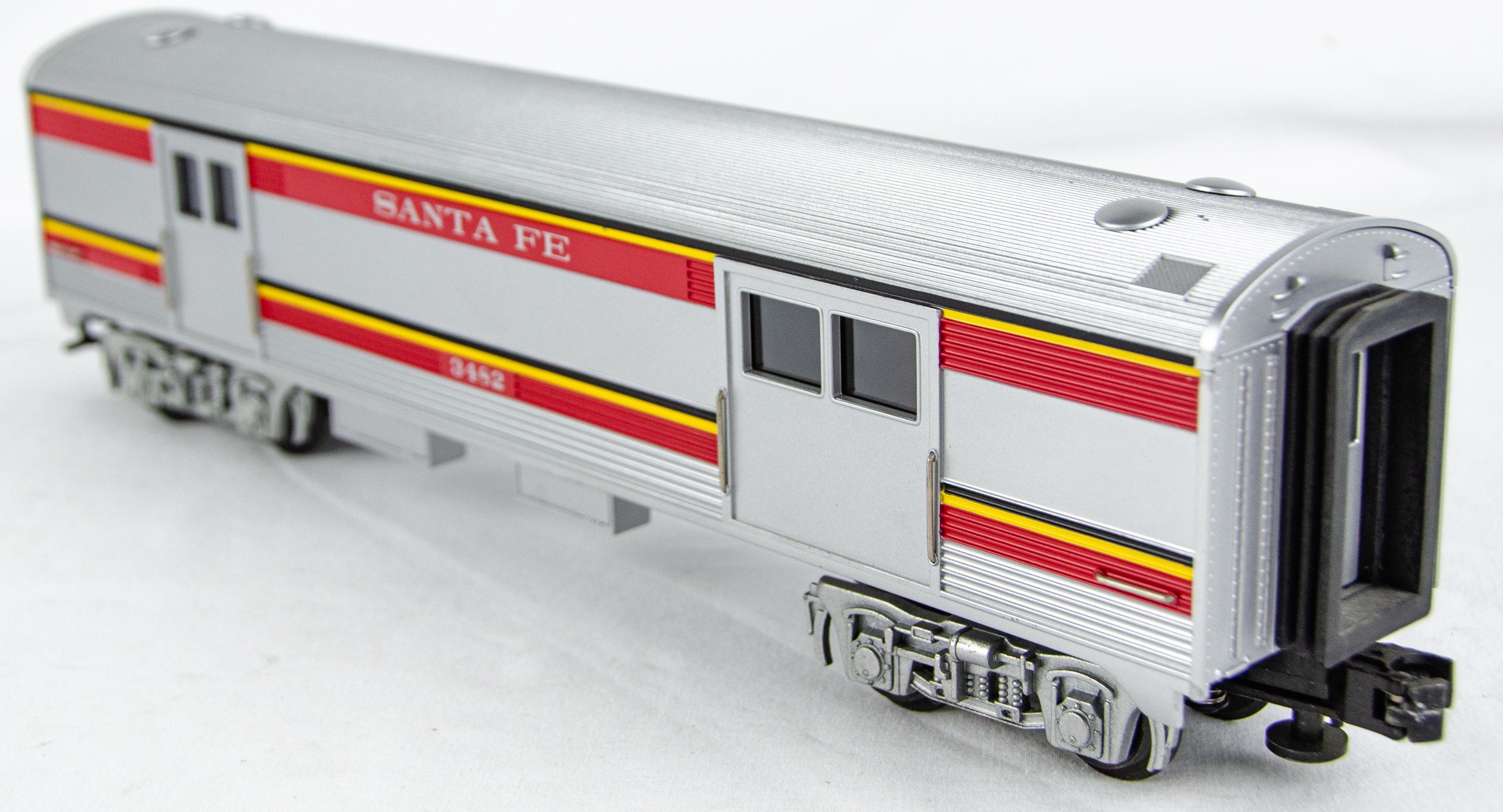 Rail King 1:64 O27 Scale Santa Fe Streamlined Model Train Coach