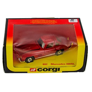 1981 Corgi 802 Mercedes Benz 300SL Gullwing rouge à l&#39;échelle 1:36 modèle réduit de voiture
