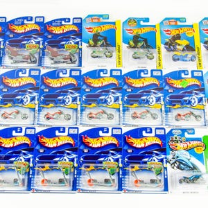 Hot Wheels Motorcycle Scooter Lot of 21 Fright Bike Street Stealth Tred Shredder
