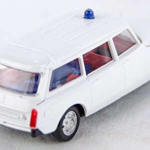 Ambulance Break ID 19 Norev 1/43