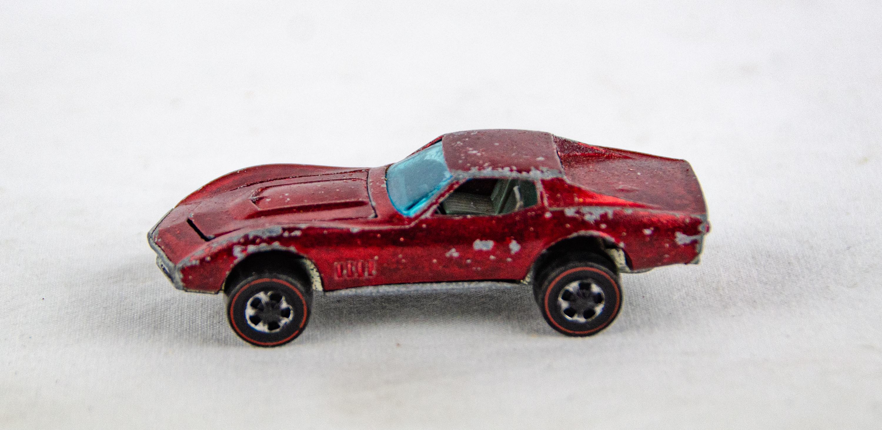 Hot Wheels Redline Custom Corvette Rouge 1967 – 1:64 – Fabriqué à Hong Kong
