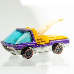 Hot Wheels Redline 1969 Heavyweights Tow Truck Purple Spectraflame HK