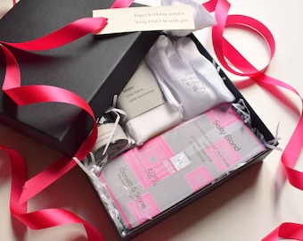 Elegant Spa Pamper Gift Box - Organic Handmade Bath Set for Women with Sustainable Packaging