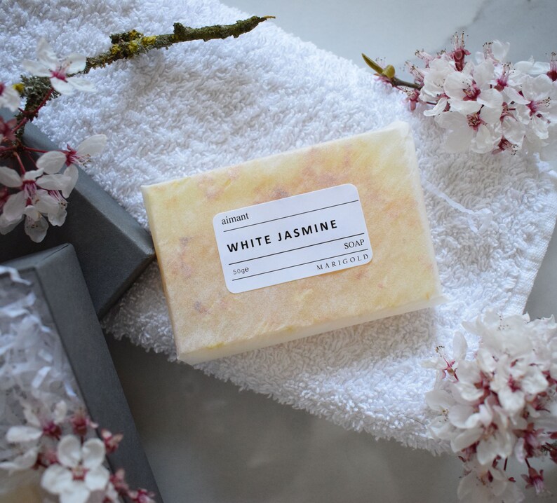 Luxury Organic Letterbox Spa Gift Set white jasmine soap