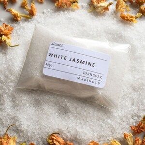 Deluxe Relaxation & Wellness Pamper Gift Set bath soak