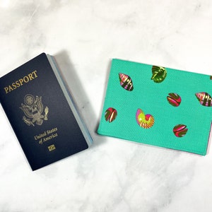 Lindo porta pasaporte para viajes de chicas, regalos de crucero para mujeres, organizador de documentos de viaje con funda para pasaporte, accesorios de billetera para pasaporte para ella