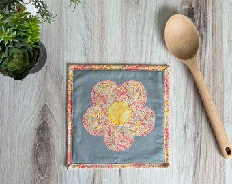 Potholders for Kitchen Island, Hot Pads for New Home Gift, Trivets for Hot Dishes, Flower Accessories for Home, Housewarming Gift for Couple