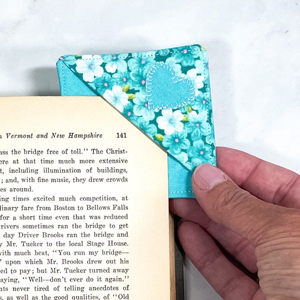 Unique Fabric Corner Bookmark, Handmade Heart Page Book Corner, Cute Triangle Book Mark for Teacher, Floral Aesthetic Bookmark for Women