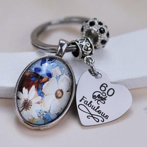 Portachiavi Con Strass Per Donne: Un'esplosione Di Brillanti! Perfetto Come Ciondolo Per Borse, Zaini O Semplicemente Come Portachiavi Glamour. Regalo Originale Per Compleanno O Ringraziamento.