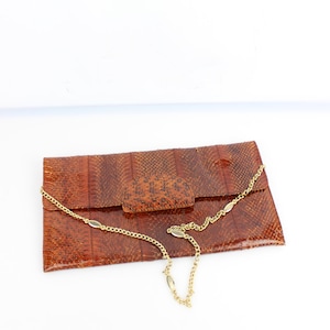 Vintage sac pochette cuir et python marron chaine dorée Esteve