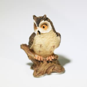 Dollhouse Miniature Sitting Owl by Reutter Porcelain