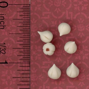 Dollhouse Miniature Set of Six Garlic Bulbs
