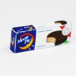 Dollhouse Miniature Famous Snack Pie by Cindi&#39;s Minis