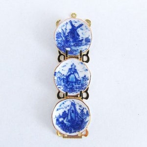 Dollhouse Miniature Delft Pattern Plate Rack by Reutter Porcelain