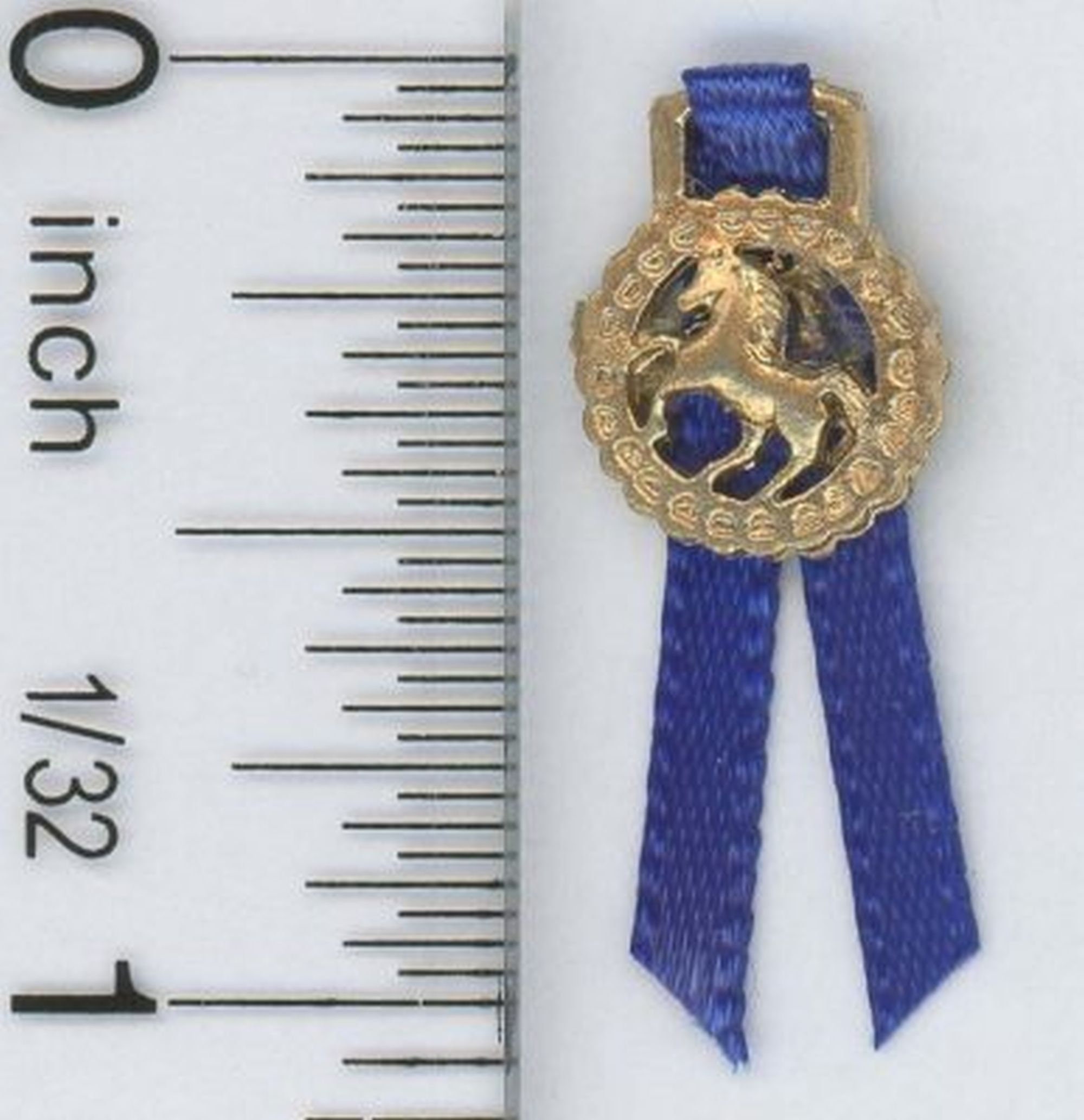 Dollhouse Miniature Horse Gold Blue Ribbon Medal Award IS2565 