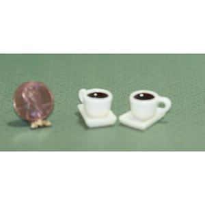 Dollhouse Miniature Set of Two Coffee Mugs and Two Rectangle Plates