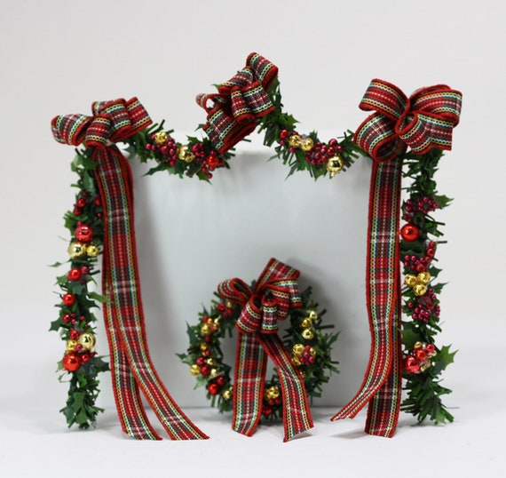 miniature wreaths for dollhouse