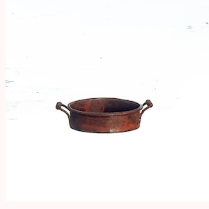 Dollhouse Miniature Small Round Rusted Pan by Town Square Miniatures