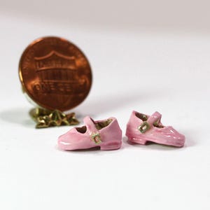 chinese dress ladies Roger Vivier Hot Pink Patent Buckle Flats