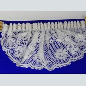 Dollhouse Miniature Lace Curtain Valance with Drapery Rod