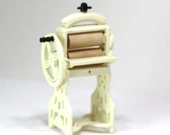 Dollhouse Miniature Vintage Look Victorian Washing Machine in Creme