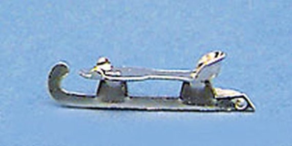 Dollhouse Miniature Vintage Look Metal Ice Skates