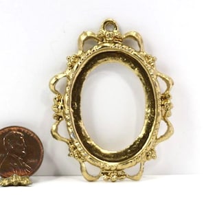 Miniature 1:12 Scale Ornate Gold Metal Oval Victorian Floral Frame