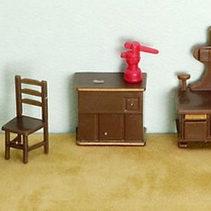 Dollhouse Miniature 1/4 inch Scale Kitchen Furniture Set